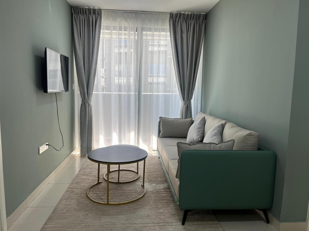 The Bridge Residence, Multi-apartment By Emma *