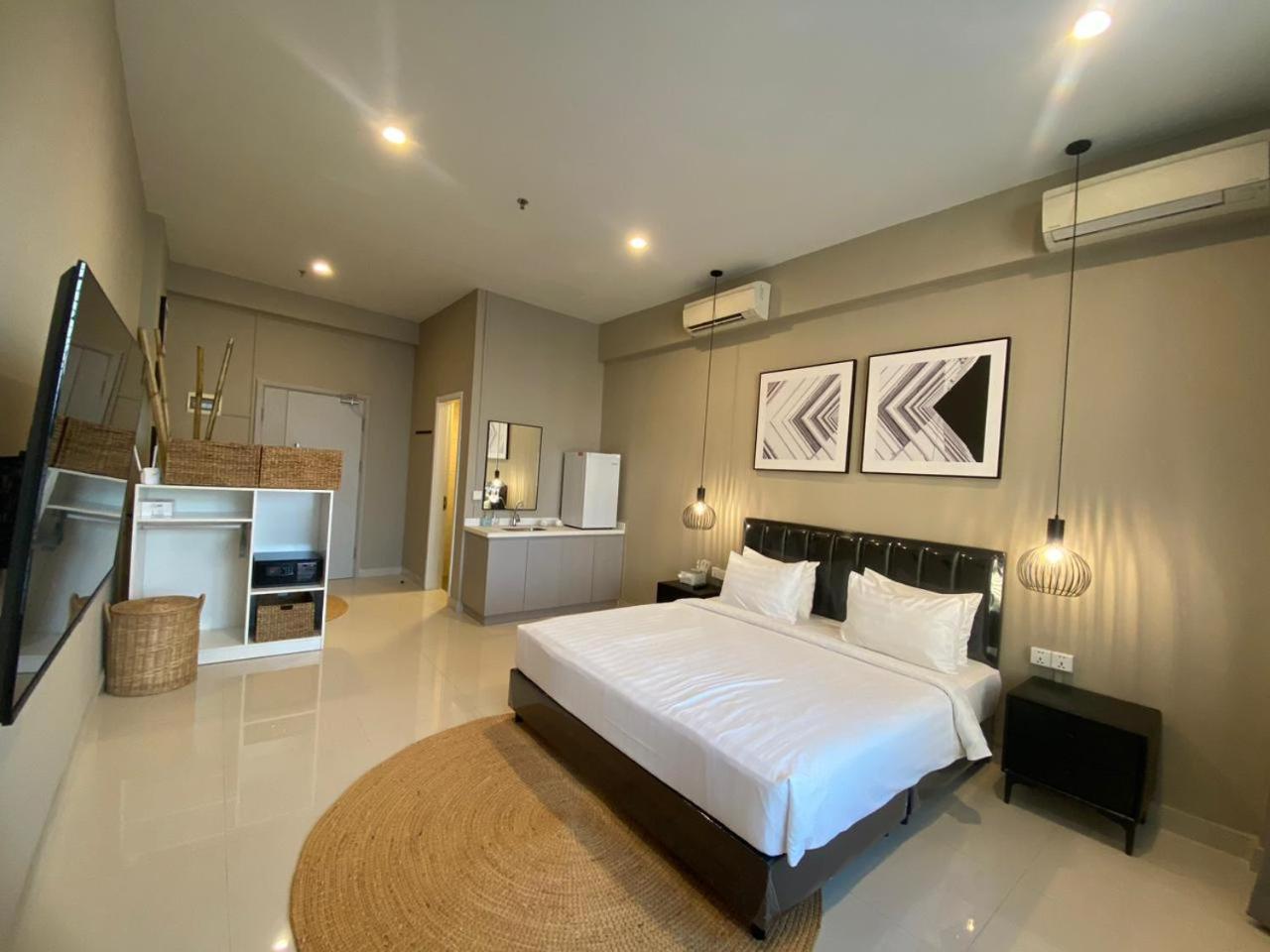 Apartment The Bridge Residence, Multi-apartment By Emma Phnom Penh
